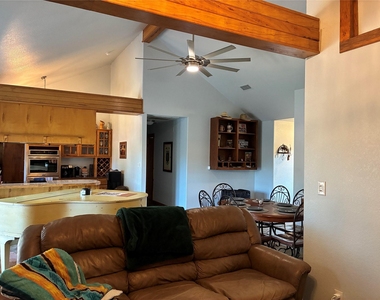101 River Park Dr - Photo Thumbnail 2