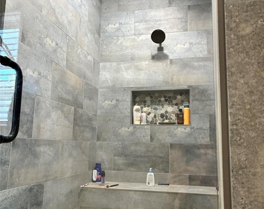 101 River Park Dr - Photo Thumbnail 14