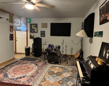 101 River Park Dr - Photo Thumbnail 8