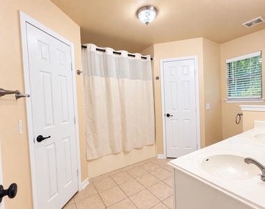 807 Hilltop Dr - Photo Thumbnail 13