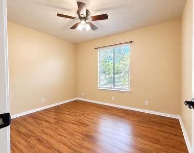 807 Hilltop Dr - Photo Thumbnail 19
