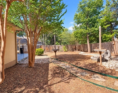 807 Hilltop Dr - Photo Thumbnail 22