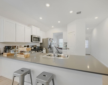 2521 Four Waters Loop - Photo Thumbnail 11
