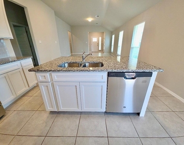 17103 Alturas Ave - Photo Thumbnail 9