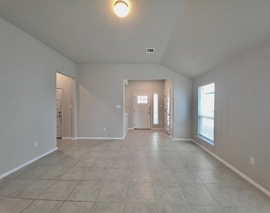 17103 Alturas Ave - Photo Thumbnail 3