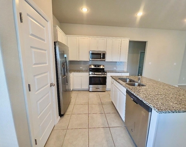 17103 Alturas Ave - Photo Thumbnail 6