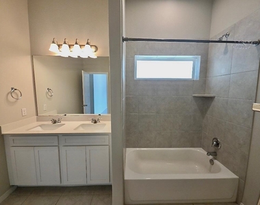 17103 Alturas Ave - Photo Thumbnail 12