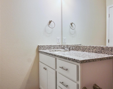 511 Whirlaway Dr - Photo Thumbnail 24
