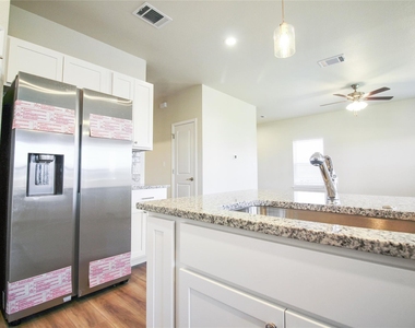 511 Whirlaway Dr - Photo Thumbnail 10