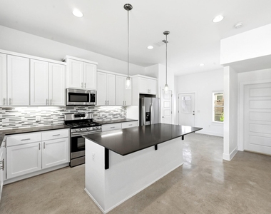6213 Felix Ave - Photo Thumbnail 1