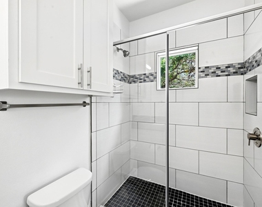 6213 Felix Ave - Photo Thumbnail 17