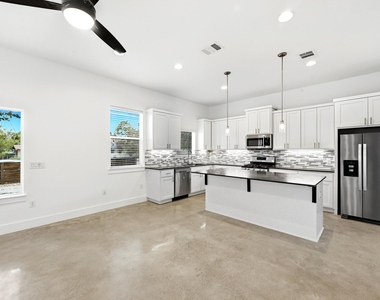 6213 Felix Ave - Photo Thumbnail 6