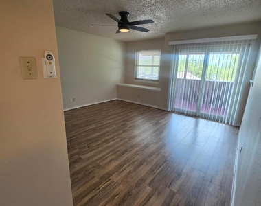 5503 Thunderbird St - Photo Thumbnail 14