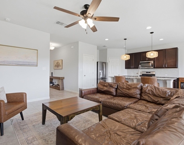 1100 S San Marcos St - Photo Thumbnail 12