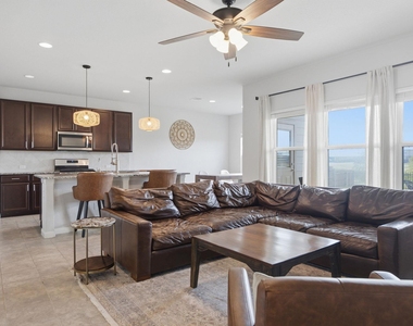 1100 S San Marcos St - Photo Thumbnail 10