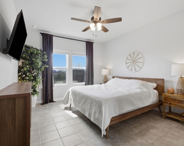 1100 S San Marcos St - Photo Thumbnail 13