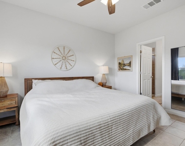 1100 S San Marcos St - Photo Thumbnail 15