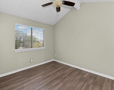 2304 Klattenhoff Dr - Photo Thumbnail 11