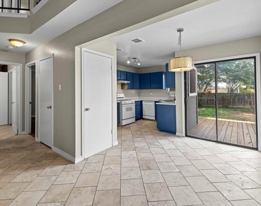 2304 Klattenhoff Dr - Photo Thumbnail 5