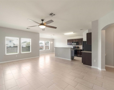 314 Foxglove Dr - Photo Thumbnail 5