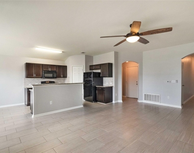 314 Foxglove Dr - Photo Thumbnail 6