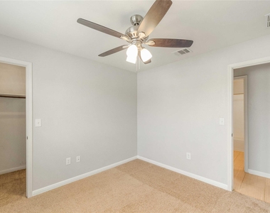 314 Foxglove Dr - Photo Thumbnail 16