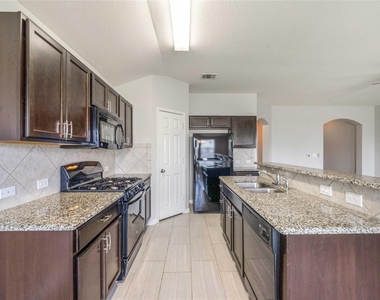 314 Foxglove Dr - Photo Thumbnail 2