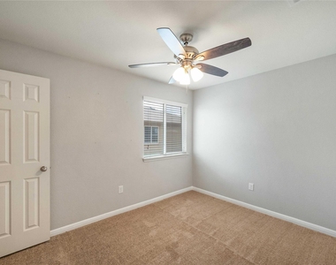 314 Foxglove Dr - Photo Thumbnail 17