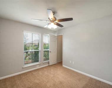 314 Foxglove Dr - Photo Thumbnail 15