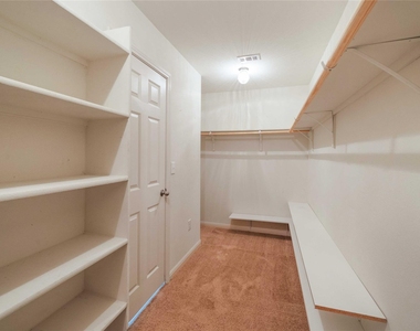 314 Foxglove Dr - Photo Thumbnail 14