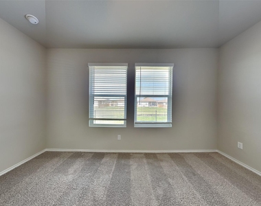 5208 Saddle Club Dr - Photo Thumbnail 4