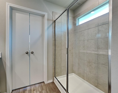 5208 Saddle Club Dr - Photo Thumbnail 7