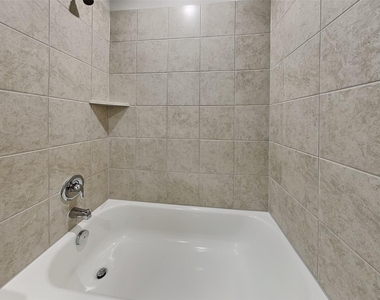 5208 Saddle Club Dr - Photo Thumbnail 13