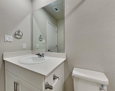 5208 Saddle Club Dr - Photo Thumbnail 12