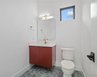 200 N Lake Hills Dr - Photo Thumbnail 32