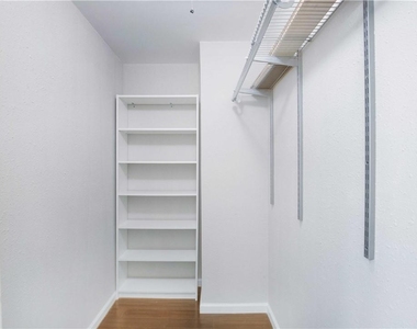 7635 Guadalupe St - Photo Thumbnail 15