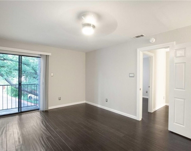 7635 Guadalupe St - Photo Thumbnail 14