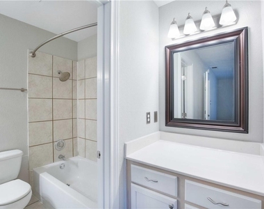 7635 Guadalupe St - Photo Thumbnail 19