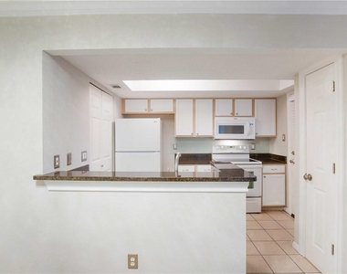 7635 Guadalupe St - Photo Thumbnail 8