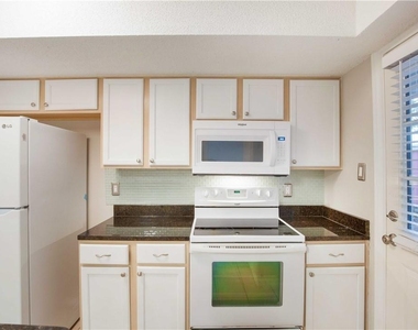 7635 Guadalupe St - Photo Thumbnail 9