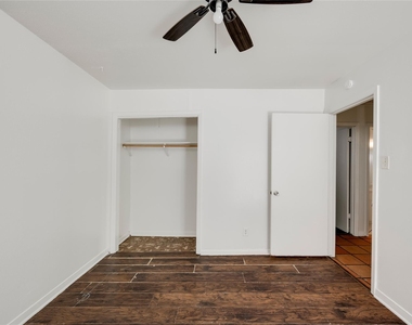 2900 Northeast Dr - Photo Thumbnail 18