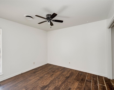 2900 Northeast Dr - Photo Thumbnail 16