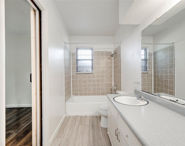 2900 Northeast Dr - Photo Thumbnail 21