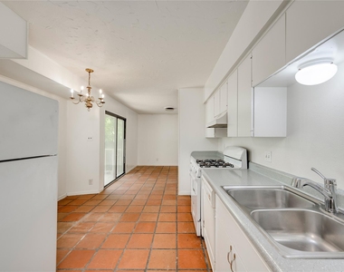 2900 Northeast Dr - Photo Thumbnail 5
