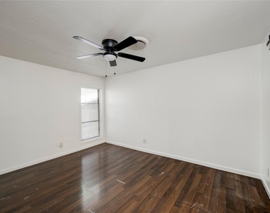 2900 Northeast Dr - Photo Thumbnail 12