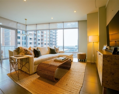200 Congress Ave - Photo Thumbnail 11