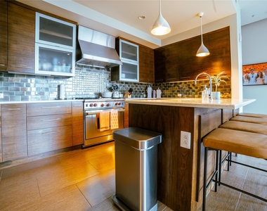 200 Congress Ave - Photo Thumbnail 10