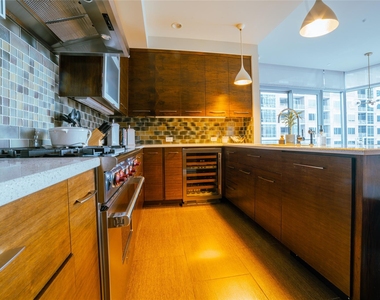 200 Congress Ave - Photo Thumbnail 9