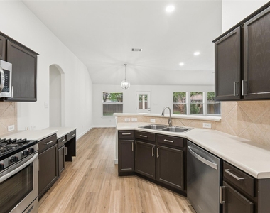 1506 Cosmos Way - Photo Thumbnail 14