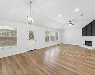 1506 Cosmos Way - Photo Thumbnail 17